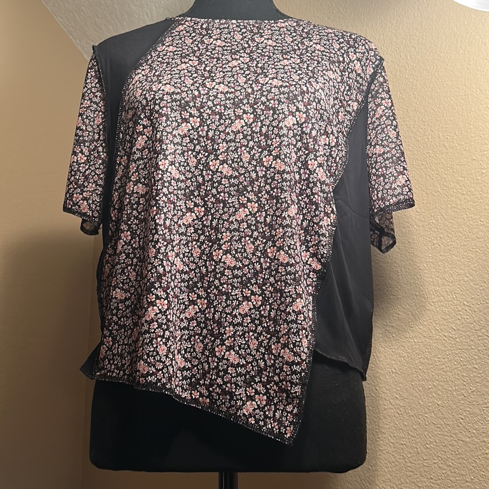 Plus floral mesh short sleeve top